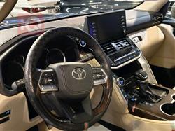 تۆیۆتا لاند کروزەر